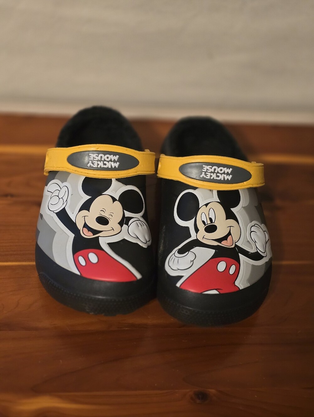 Disney Mickey Mouse Crocs Size 1